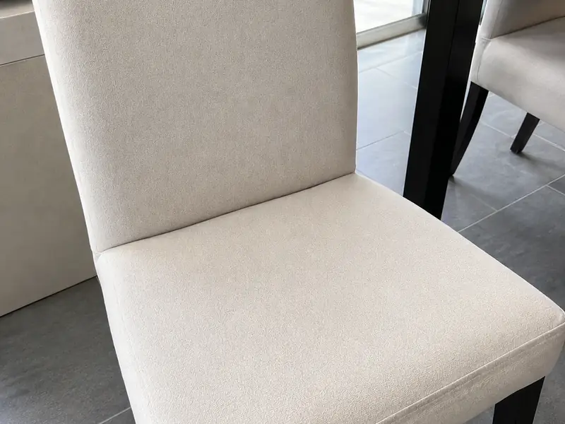 Chaise en tissu après nettoyage